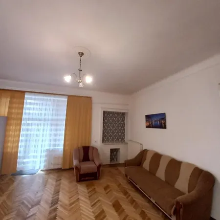 в центрі міста Apartment *